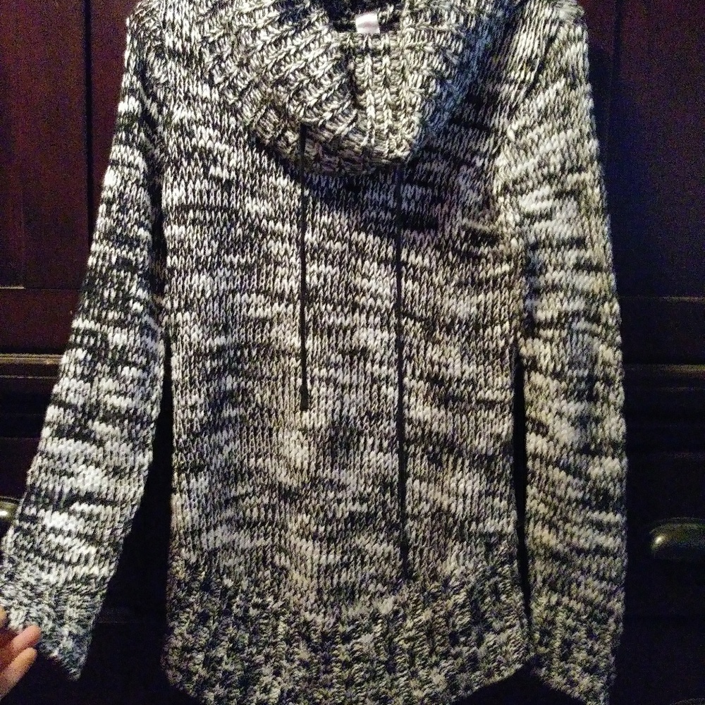 Beautiful black and white sweater